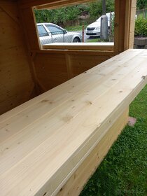 Dřevěný prodejní stánek - 2