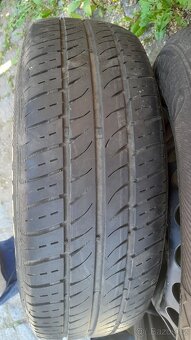 Pneu 195/65 r15 - 2