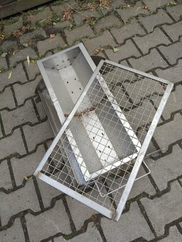 Vyráběný, zahradní gril z nerezu. - 2