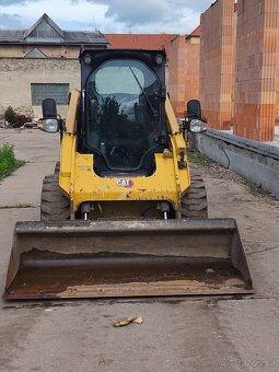 Smykem řízený nakladač CAT 246D3 2020 - 2