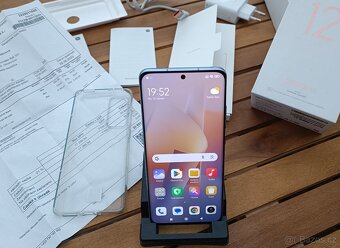 Mobilní telefon Xiaomi 12 / 8GB RAM / 256GB / v záruce - 2