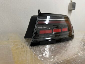 3G7 945 208 B - 2