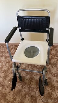 Toaletní křeslo na kolečkách - gramofon - 2