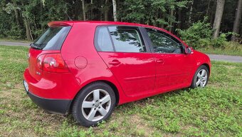 VW Golf 5 1.6 FSI 85 KW najeto 123 tisíc - 2