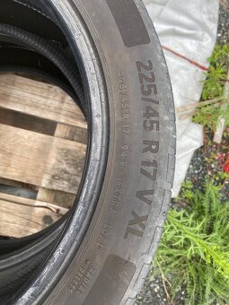 Continental 225/45 R 17 - 2