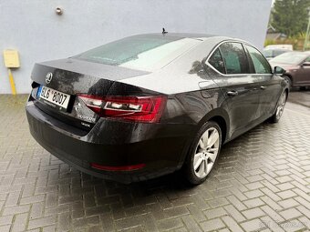 SUPERB 3 2,0TDi 140kw 4x4 DSG STYLE CANTON KŮŽE CARPLAY DPH - 2