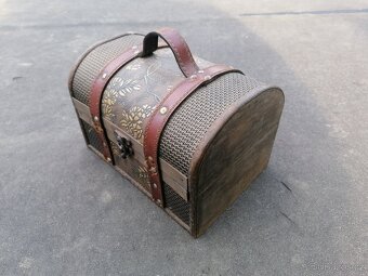 Predám starožitná drevená šperkovnica - 2