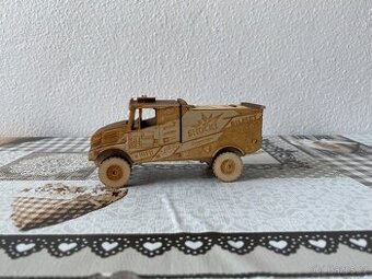Nový dřevěný model Iveco "Karel" - Dakar, Macík jr. - 2