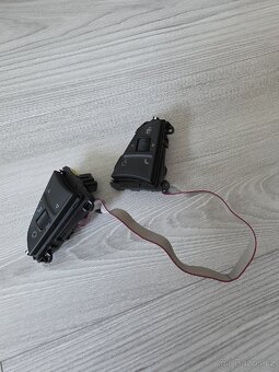 Tlačítka multifunkčního volantu Škoda 5E0919719L - 2