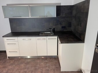 Kuchyňský kout - úplně nový a nepoužívaný - 2