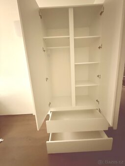 Šatní skříň - 2