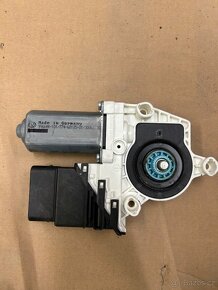 VW Touran moturek okna zad. L - 2