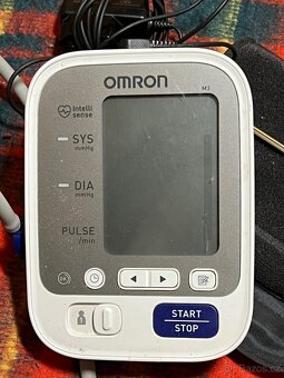 Tlakoměr Omron M2 PLUS, velká manžeta, 22-42cm - 2