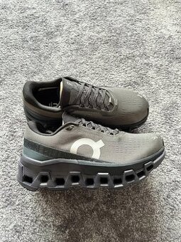 13x Dámské boty On Running Cloud, velikost 37 - 37,5 - 2