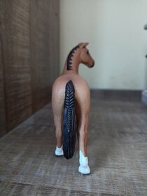 Schleich koně - hannoverský kůň - 2