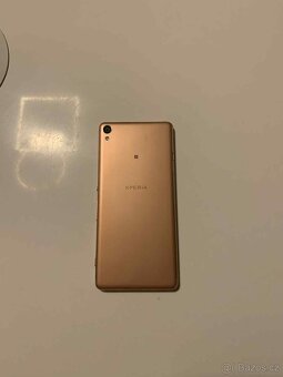 Prodám Sony Xperia XA1 - 2