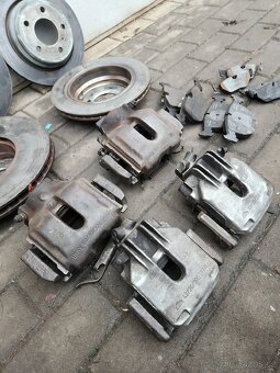 BMW E39 V8 brzdy komplet originál BMW - 2