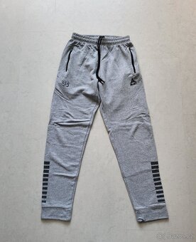 Tepláky velikosti M / Select - 2