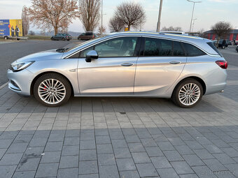 Opel Astra Sports Tourer+ 12/2016 - plná výbava - 2