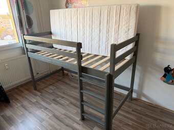 Zvýšená dětská postel masiv - 2