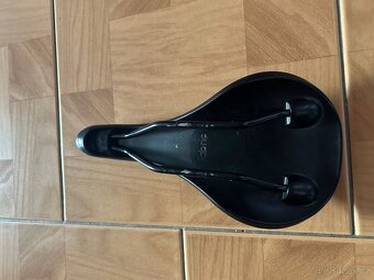 sedlo Fabric Scoop Radius Sport - 2