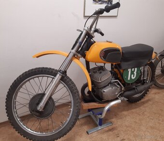 ČZ 250 typ 980.4 r.v. 1972 žluťák, kros motocross - 2