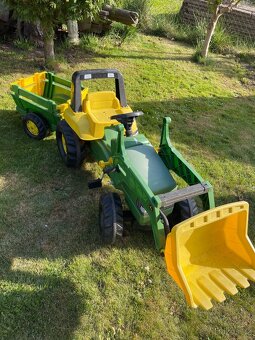 Šlapací traktor John Deere - 2