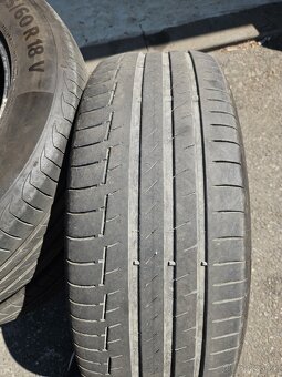 Pneu 235/60 R18 - 2