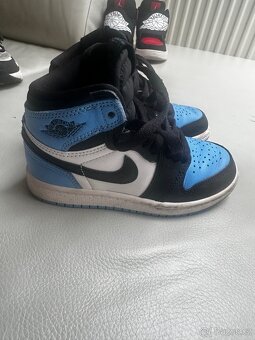 Nike Air Jordan 1 UNC - 2