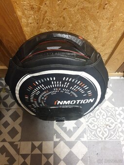 Jednokolka INMOTION V8F SPĚCHÁ LEVNĚ - 2