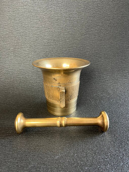 Starý mosazný hmoždíř 11 cm s tloukem - 2