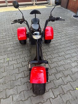 Elektrická tříkolka- červená - 2