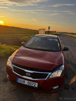 Kia ceed 1.4i 2011 - 2