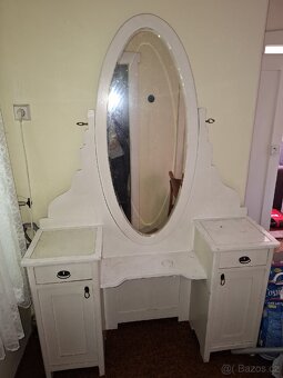 Starý toaletní stolek se zrcadlem – retro - 2