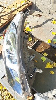 Hyundai i30 2012-2015 Přední svetla hezky stav - 2