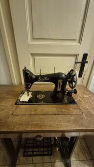 Šicí stroj Lada - 2