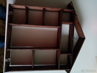 Polička na miniatury - 2