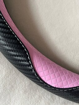 Ruzovy potah na volant - 2