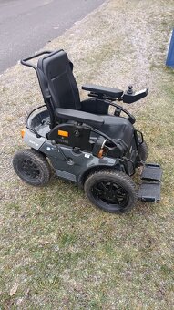 Invalidní elektrický vozík - 2