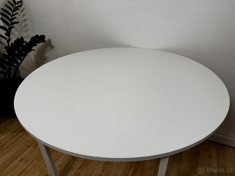 Prodám jídelní stůl IKEA VIHALS – bílý - 2