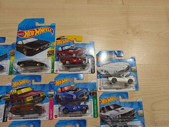 Hot wheels autíčka - 2
