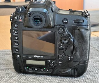 Nikon D4 - 2