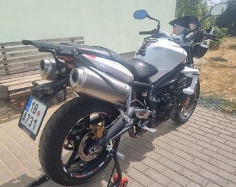 Triumph Street Triple R - 2