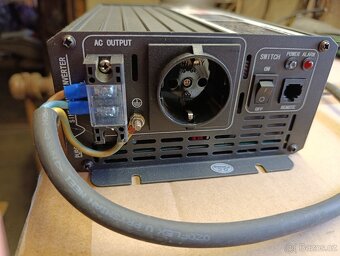 Měnič napětí 12/230V 1500w - 2