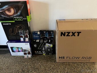 i7 13700K / RTX 4080S / 64GB / 4TB SSD - 2