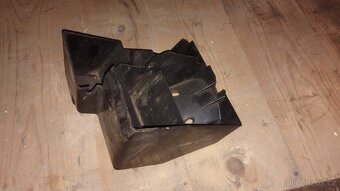 Jawa 350/634 kastlík baterie - 2