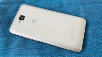 Duální mobilní telefon Huawei Y6 PRO Dual Sim zlatý - 2