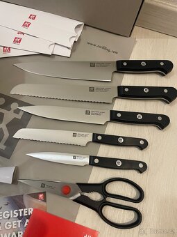 Zwilling Gourmet sada nožů s ostřícím blokem - 2