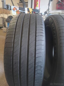 2xletní pneu 255/45/20.Michelin. - 2