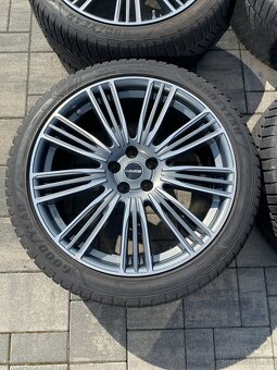 Kola Land Rover, 275/40 R22, Good Year Ultra Grip Performanc - 2